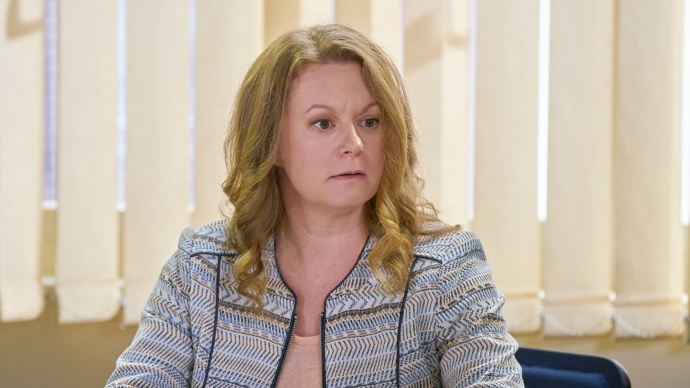 Ředitelka Landová věří, že se jí podaří získat Prokopa, ale není to tak jednoduché... 