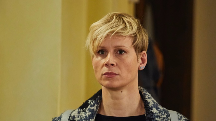 Ingrid se zabydluje v Lumírově bytě a spolu začínají být v péči o malou Sophinku sehraná dvojka. Jak tohle může dopadnout?