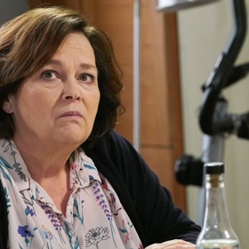 Láska je složitá v každém věku. Marie pořád miluje Jolanu, i když jí nemůže odpustit domnělou nevěru...