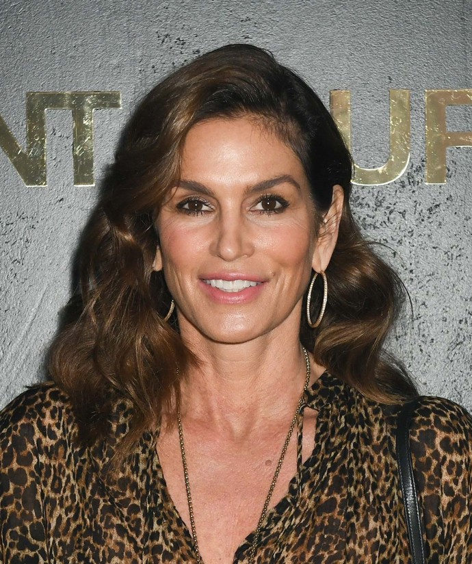 Cindy Crawford na Pařížském týdnu dámské módy v roce 2018.