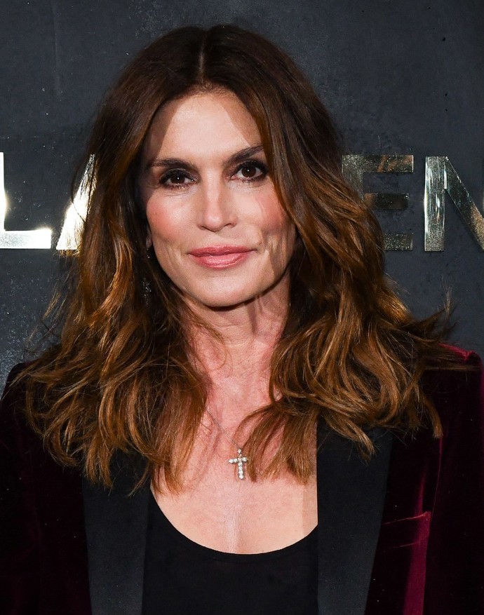 Účes, který krásně přidá objem vašim vlasům, představila Crawford na Pařížském týdnu módy v roce 2019.