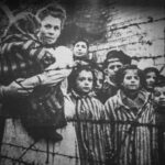 Hrůzný život, pokud se tomu, co ženy v koncentračních táborech zažívaly, dá život vůbec říkat, dokumentuje i tento snímek z expozici v koncentračním táboře Osvětim/Auschwitz.