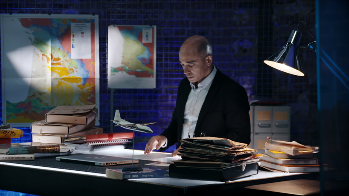 Čichací letadla aneb podvod století, kterému naletěla celá Francie. Povedený kousek s letadly, jež by dokázala „vyčenichat“ ropu, měli na svědomí dva pánové – Alain de Villegas a Aldo Bonassoli. 