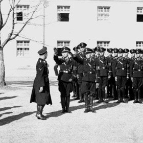 Na kontrolu koncentračního tábora Dachau přijel v roce 1938 také sám Heinrich Himmler.