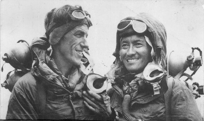 Jako první stanuli na Everestu Edmund Hillary a Tenzing Norgay.