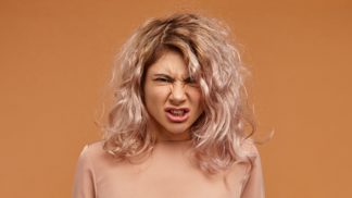 Lucie (31): Přítel požádal na firemní akci o společný pokoj s kolegyní. Důvod mi vyrazil dech