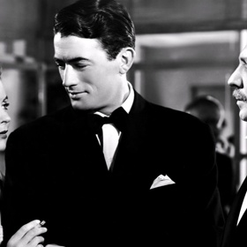 Také ve filmu Džentlemanská dohoda nebylo možné Gregoryho Pecka přehlédnout. Zahrál si novináře, který se snaží bojovat proti antisemitismu.