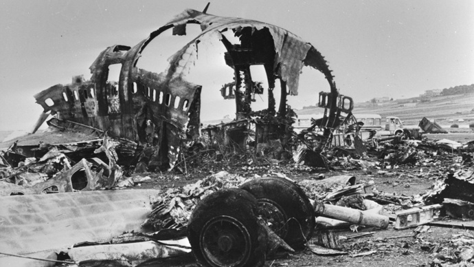 Trosky shořelého letadla společnosti KLM jasně hovoří o síle, se kterou hrůza dopadla na všechny uvnitř.