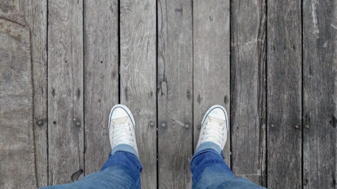 Jak nosit pánské tenisky stylově - inspirativní stylizace