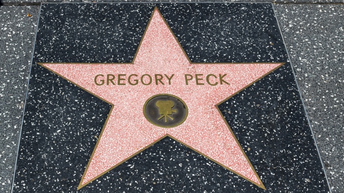 Hvězda, kterou bychom nyní mohli vidět na chodníku slávy v Hollywoodu není původní. Tu někdo odcizil v roce 2005. Jak se to mohlo podařit, je záhadou...