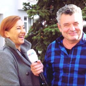 Se svojí seriálovou manželkou Vandou Hybnerovou si dobře rozumí.