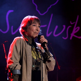 Hana Hegerová už několikrát vstala hrobníkovi z lopaty, ale vždy se přes to dokázala přenést.