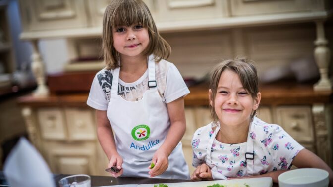 Zábava v kuchyni: 3 snadné svačinky, které zvládnou i nejmenší děti