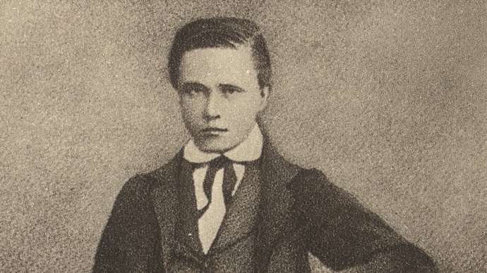 Třináctiletý Tomáš Garrigue Masaryk žil u rodičů a o své budoucí kariéře neměl ani tušení. Na další studia si musel vydělat sám doučováním dětí.