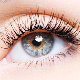 Pozor na řasenku, vyvarujte se husté vrstvy na spodních řasách.