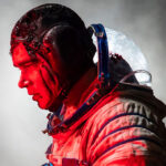 Sputnik: Kosmonaut Konstantin Sergejevič má splněnou misi, a tak nastaví kurz na zpáteční cestu. Než ale přistane na Zemi, dojde k nehodě.