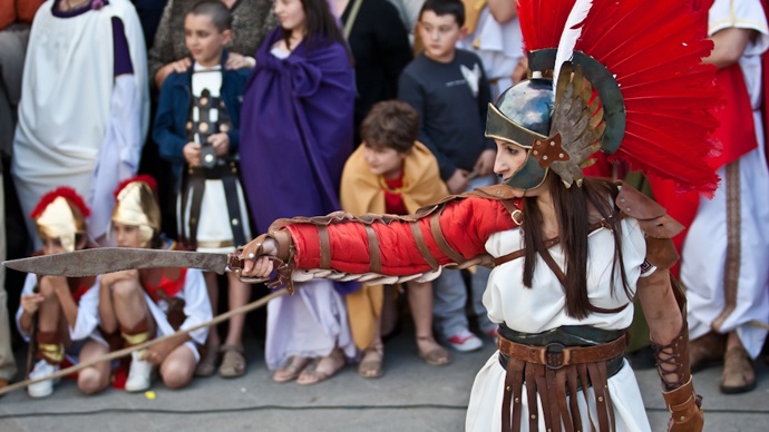 Gladiátorky bojovaly v podobných zbrojích jako jejich mužští kolegové. A podobně nelítostně.