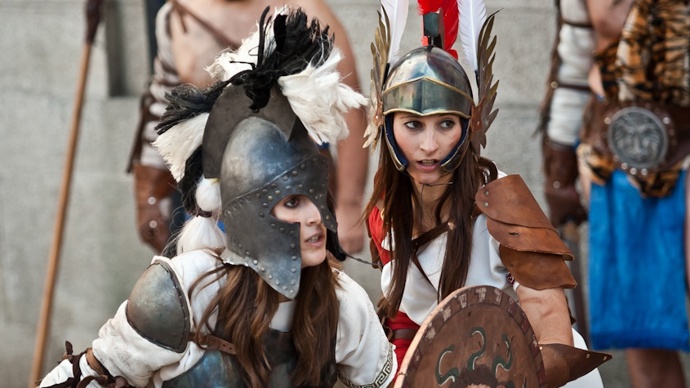 Ženy musely v aréně dokázat to, co muži. Jenomže pak si i ostatní ženy začaly uvědomovat, že možná nejsou tak bezbranné a nemusí se mužům ve všem podřizovat. A tak učinil císař Septimus Severus konec ženským zápasům...