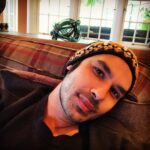 Televizní kamery na čas vyměnil za prkna, která znamenají svět. Inscenace jeho hry Cotton Candy sklidila v Novém Dillí velké úspěchy. 