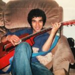 Kunal Nayyar se sice narodil v Londýně, ale vyrůstal v Indii. Po maturitě odstěhoval do USA.