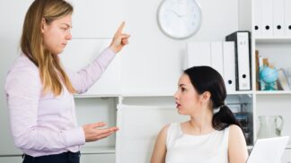 Klaudie (35): Nastoupila k nám nová kolegyně. Tím, co provádí, nám úplně znechutila práci