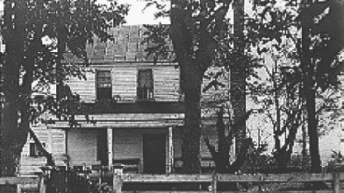 Johna Wilkese Boothe dostihli vojáci Unie na Garettově farmě, kde ho také zastřelili. Prezidentův vrah skonal stejně jako jeho oběť... 