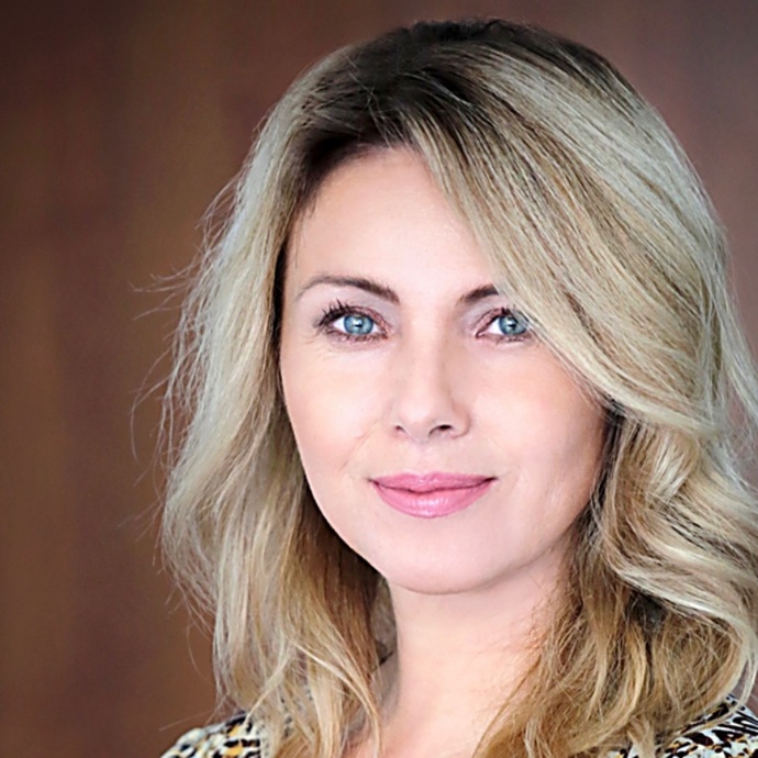 Před nedávnem Nicol Lenertová dospěla k rozhodnutí, že potřebuje v životě a hlavně v práci větší jistotu. Nyní pracuje jako tisková mluvčí v Oborové zdravotní pojišťovně (OZP).