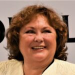 Naďa Konvalinková si v dětství prožila velká traumata. Spokojená a šťastná byla až později, na Divadelní fakultě a v divadlech či před kamerou. Čtvrt století žila s Oldřichem Kaiserem, ale manželství se bohužel rozpadlo. Přesto na ty roky dnes nevzpomíná ve zlém.