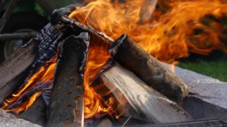 Pálení čarodějnic: Meteorologové prozradili, jaké bude počasí. A jaká jsou letos koronavirová pravidla?