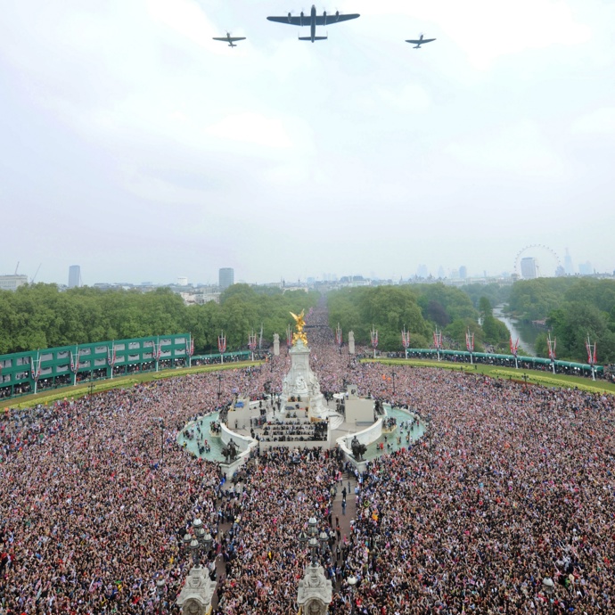 Královské novomanžele chtěl v jejich svatební den vidět téměř každý... 
