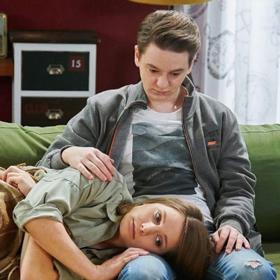 Jen se tihle dva sblížili, měla by Bára na několik měsíců odjet. Jak se asi rozhodne?