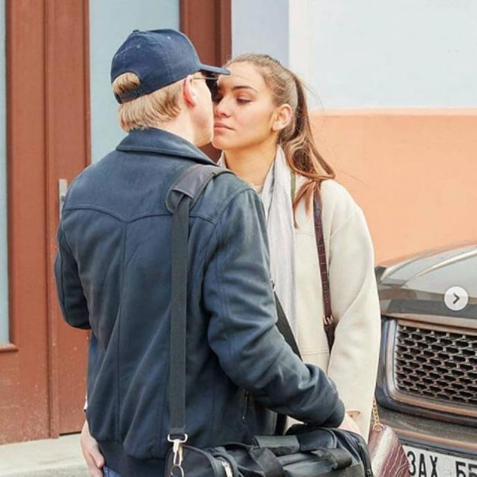 Janě je líto, že se k ní Saša nechce přiznat. Nepomohl jí v těžké chvíli u soudu. Má takový vztah smysl? 