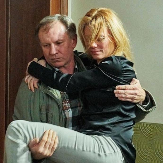 Evžen pomohl Blance vždy, když to potřebovala a když mu to dovolila. Pak ale přišel její bývalý manžel Luděk a všechno bylo jinak. Je ještě čas na návrat? 