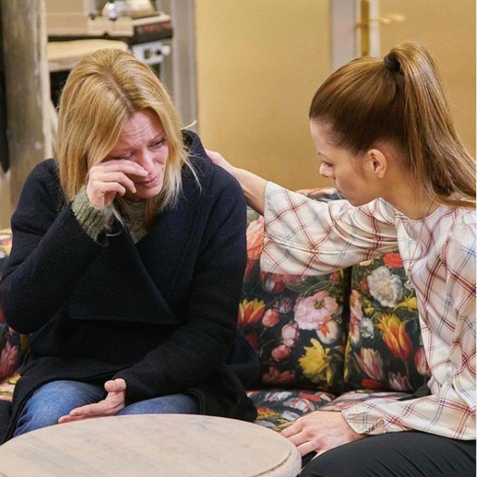 Blanka bojuje s démonem alkoholu. Má naději zvítězit? Lidé kolem se jí snaží pomoct, ale najdou se i tací, kteří jejího stavu jen využívají...