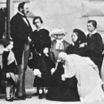 Královna Viktorie sepsala před svou smrtí seznam přání, v němž definovala, co se má stát s jejím tělem a rakví, než bude uložena do hrobu. Požadovala třeba sádrový odlitek ruky svého muže, prince Alberta, který byl už téměř 40 let po smrti.