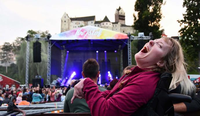 Ráda chodí na koncerty, poslouchá třeba Maxim Turbulenc nebo Michala z Kouzelné školky.