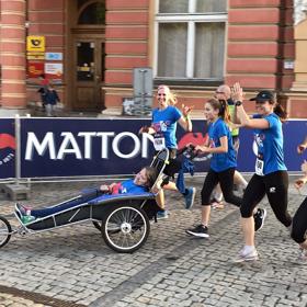 Společnost a sport si dovede užívat plnými doušky.