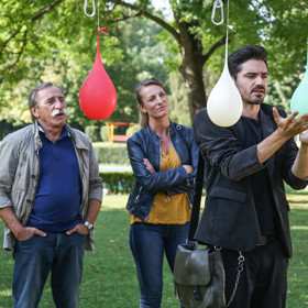 Dle hodnocení uživatelů webu ČSFD.cz je ze všech herců normální pouze Anna Polívková.