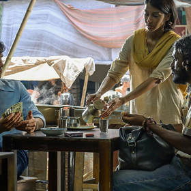 Seriál Had sleduje život podvodníka a vraha Charlese Sobhraje, jehož oběťmi se stávali západní turisté v jihovýchodní Asii.