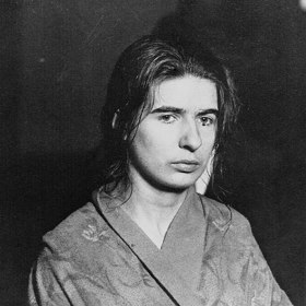 Léa Papin (15. 9. ) měla velmi nervní povahu. Když jí někdo naštval, rozmlátila mu obličej kladivem...