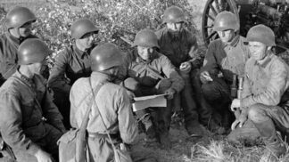 Plán Spojenců na sesazení nacistického vůdce: Knír pryč a prsa sem!