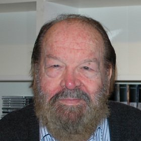 Byl rovněž pilotem. I proto ve filmech obvykle řídí sám všechno, co létá.