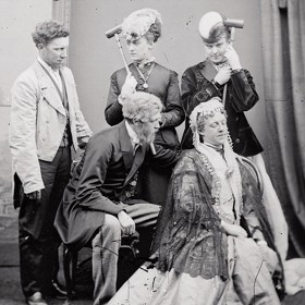 Ač byli oba homosexuálové, nedopustili se spiknutí za účelem šíření sodomie, jak tvrdil prokurátor. Pouze vystupovali v burleskních show jako ženy.