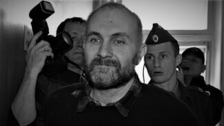 Podivínský historik Anatoly Moskvin: Vykopával z hrobů mrtvoly dívek a dělal z nich panenky