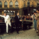 Velká filmová loupež: Jiří Lábus a Oldřich Kaiser mají převzít cenu japonské televize. Do cesty se jim však připletou gangsteři, kteří hodlají uloupit jeden převratný vynález. 