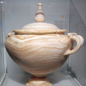 V minulosti bylo zcela běžné používat v medicíně prášek z lidských ostatků. Říkalo se mu "mummy dust."