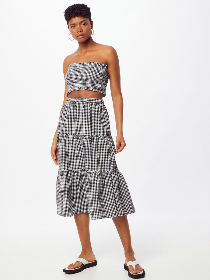 Trendyol, kostým. 909 Kč
