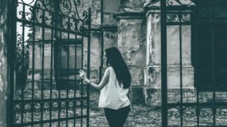 Natálie (20): Našla jsem hrob s morbidním nápisem. Události, které následovaly, si dodnes neumím vysvětlit