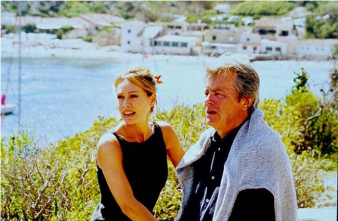 Motto seriálu zní: Dotkni se mafie a ona spálí tvé tělo i duši. 