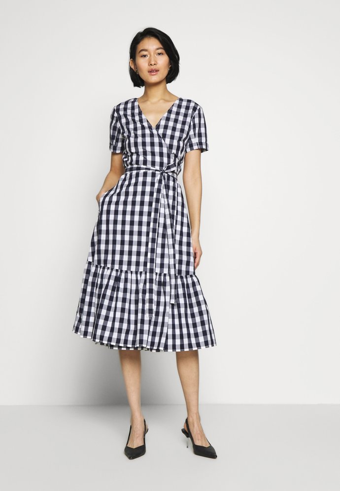 GAP, denní šaty. 1260 Kč